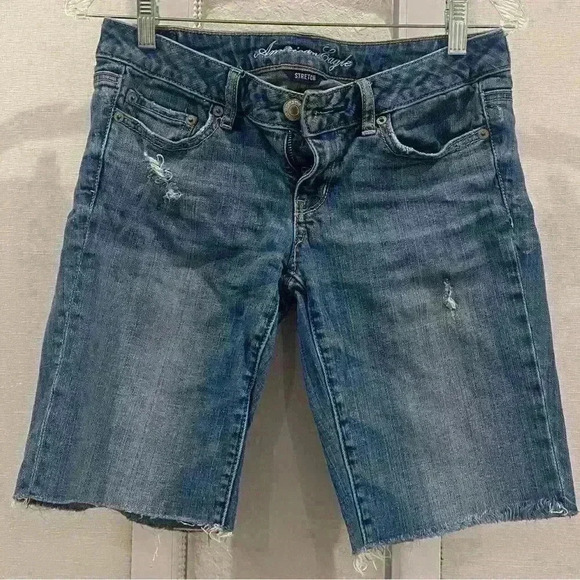 American eagle distressed shorts Womens Sz 4 | EUC - Picture 1 of 5